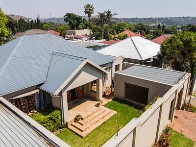 3 Bedroom House For Sale in Johannesburg - 4LBW.webp