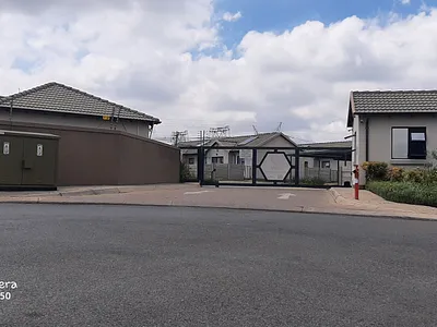 3 Bedroom Townhouse To Rent in Alberton - img