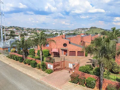 3 Bedroom Apartment For Sale in Johannesburg - 7S43.webp