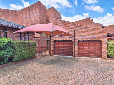 3 Bedroom Apartment For Sale in Johannesburg - XT0O.webp