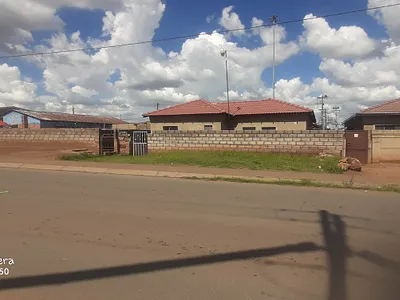 5 Bedroom House For Sale in Katlehong - 3c0a.webp