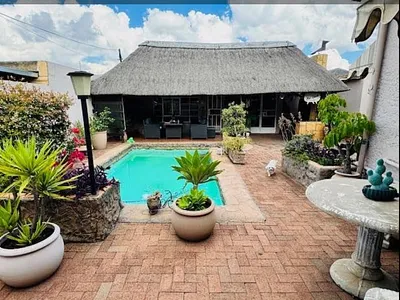 4 Bedroom House For Sale in Johannesburg - img