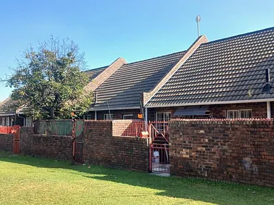 2 Bedroom Townhouse For Sale in Johannesburg - 4Qto.webp
