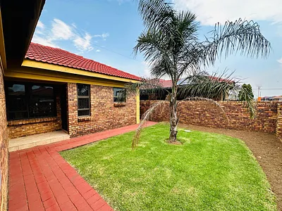 3 Bedroom House To Rent in Alberton - img
