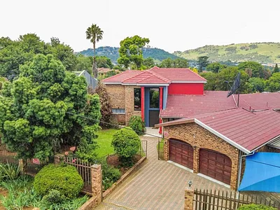 5 Bedroom House For Sale in Johannesburg - gudU.webp