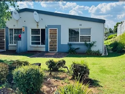 2 Bedroom Townhouse For Sale in Johannesburg - aXFL.webp