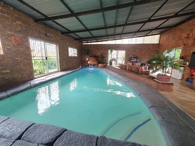 6 Bedroom House For Sale in Pretoria - V8WN.webp