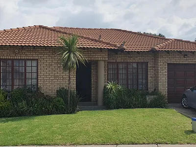 3 Bedroom Townhouse For Sale in Alberton - YFfJ.webp