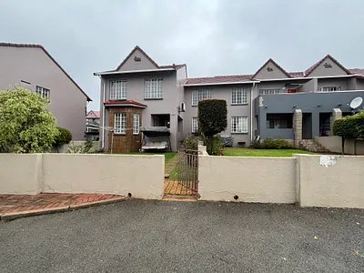 3 Bedroom Apartment For Sale in Edenvale - jw0H.webp