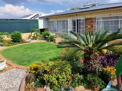 3 Bedroom House For Sale in Alberton - wW7Z.webp