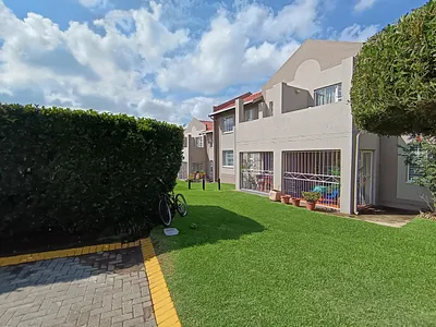 2 Bedroom Apartment For Sale in Alberton - 94P3.webp