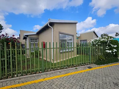 2 Bedroom Townhouse For Sale in Alberton - dqAq.webp
