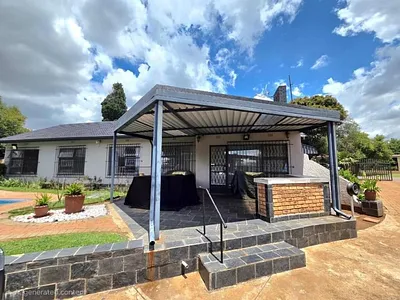 3 Bedroom House For Sale in Boksburg - 7TQc.webp