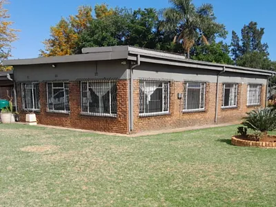3 Bedroom House For Sale in Alberton - VmLG.webp