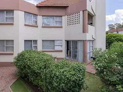 1 Bedroom Apartment For Sale in Bedfordview - GsB9.webp