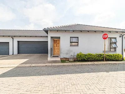 3 Bedroom Townhouse For Sale in Boksburg - cGHQ.webp
