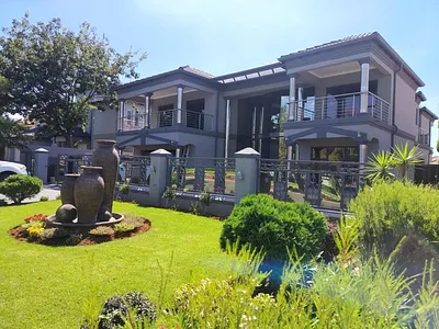 6 Bedroom House For Sale in Brakpan - 7PJk.webp