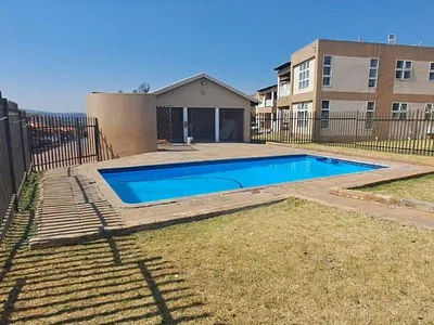 2 Bedroom Townhouse For Sale in Johannesburg - Duwk.webp