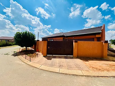 3 Bedroom House For Sale in Boksburg - YfST.webp