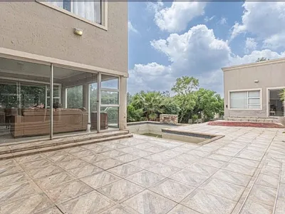 5 Bedroom House For Sale in Johannesburg - 2xJq.webp