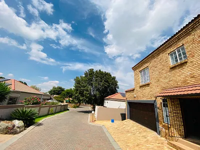 3 Bedroom House For Sale in Germiston - N2qT.webp