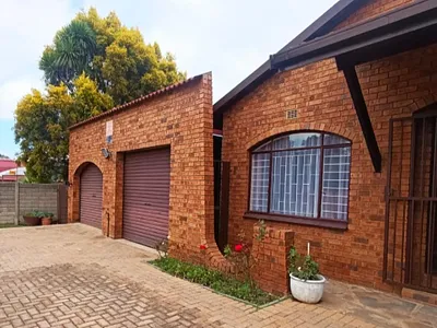 3 Bedroom House For Sale in Johannesburg - gy0E.webp
