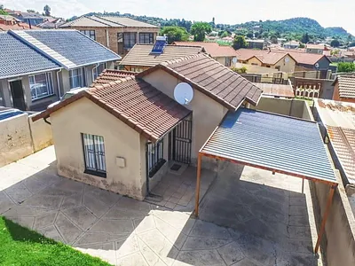 2 Bedroom Townhouse For Sale in Johannesburg - WWzW.webp