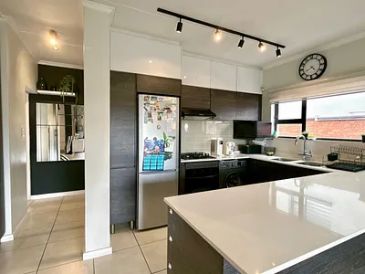 2 Bedroom Apartment For Sale in Johannesburg - sPdQ.webp
