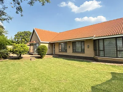 4 Bedroom House For Sale in Alberton - Isks.webp