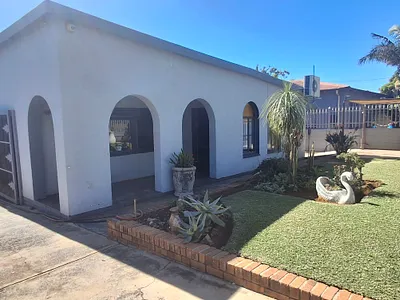 6 Bedroom House For Sale in Pretoria - OZHR.webp
