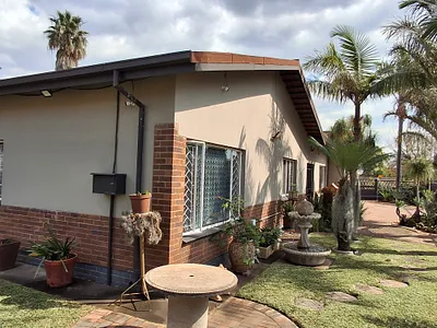 6 Bedroom House For Sale in Pretoria - 44MA.webp
