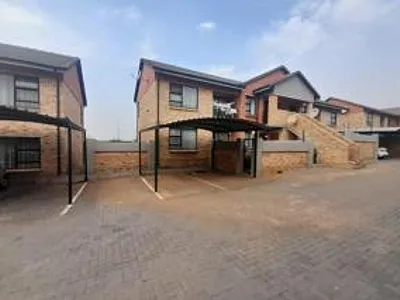 2 Bedroom Townhouse For Sale in Alberton - p9CX.webp