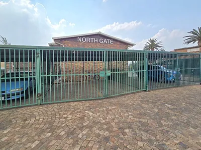 2 Bedroom Apartment For Sale in Johannesburg - OdY9.webp