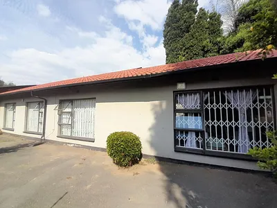 4 Bedroom House For Sale in Johannesburg - xvwX.webp