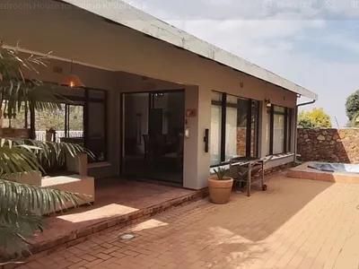 4 Bedroom House For Sale in Johannesburg - img