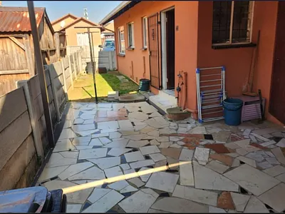 2 Bedroom Apartment For Sale in Johannesburg - eEHb.webp