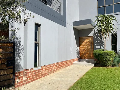 4 Bedroom Townhouse For Sale in Sandton - img