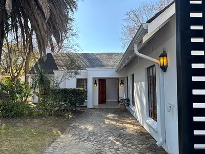 3 Bedroom House To Rent in Sandton - sSDG.webp