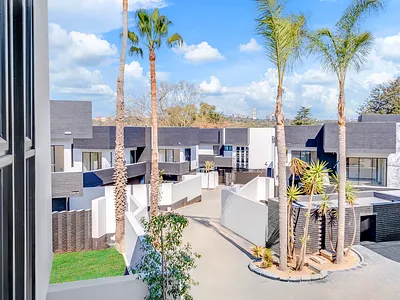 4 Bedroom Townhouse For Sale in Sandton - img