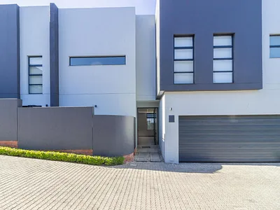 4 Bedroom Townhouse For Sale in Sandton - 2rPC.webp