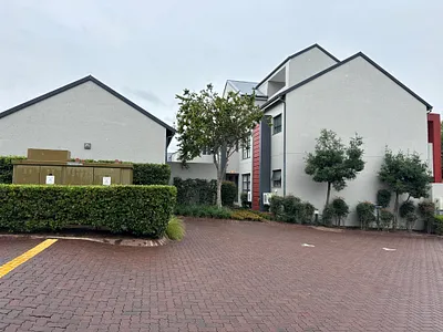 3 Bedroom Apartment For Sale in Sandton - h0y0.webp