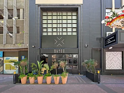 0.5 Bedroom Apartment For Sale in Cape Town - img