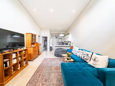 2 Bedroom Apartment For Sale in Johannesburg - 4uVO.webp