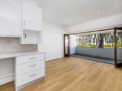 2 Bedroom Apartment To Rent in Cape Town - FlGb.webp