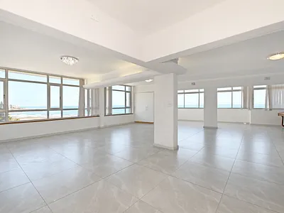 3 Bedroom Apartment To Rent in Cape Town - OW9K.webp