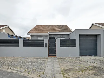2 Bedroom House To Rent in Cape Town - mRhi.webp