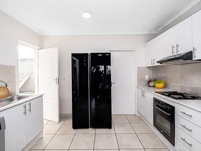 3 Bedroom Apartment For Sale in Parow - V6Jd.webp