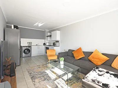 2 Bedroom Apartment To Rent in Blouberg - q0ld.webp