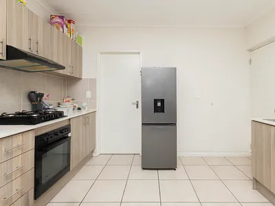 3 Bedroom Apartment To Rent in Parow - FCuq.webp