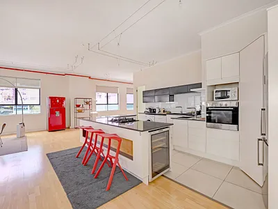 2 Bedroom Apartment To Rent in Cape Town - Yj4G.webp